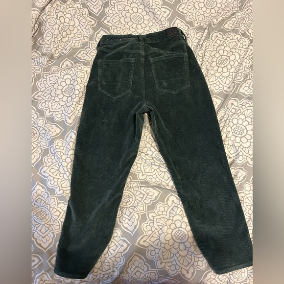 American eagle green corduroy pants - Picture 3 of 3
